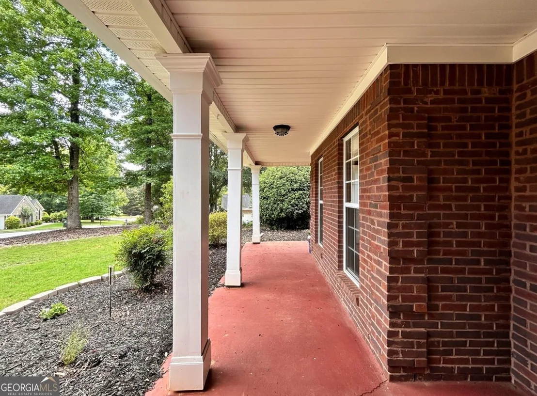 Photo of 210 Lexington Circle