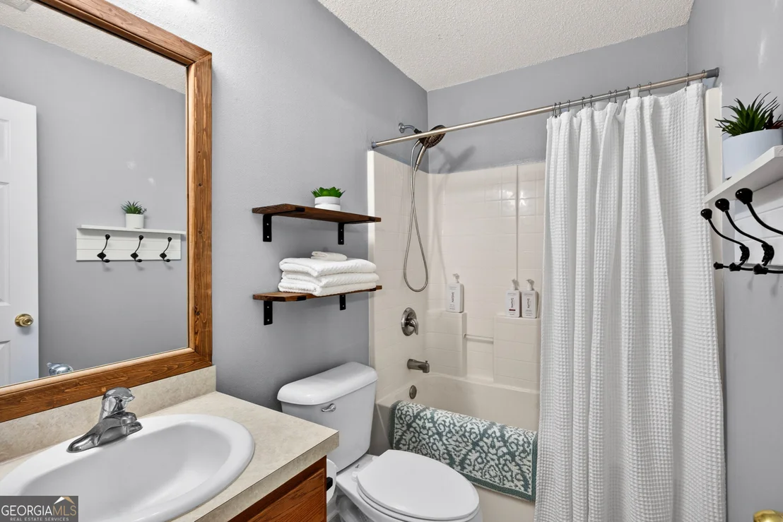 Photo of 410 Shadowbrook Circle