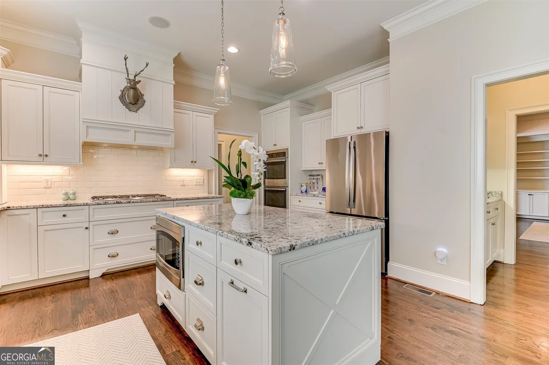 Photo of 1052 Emerald Place