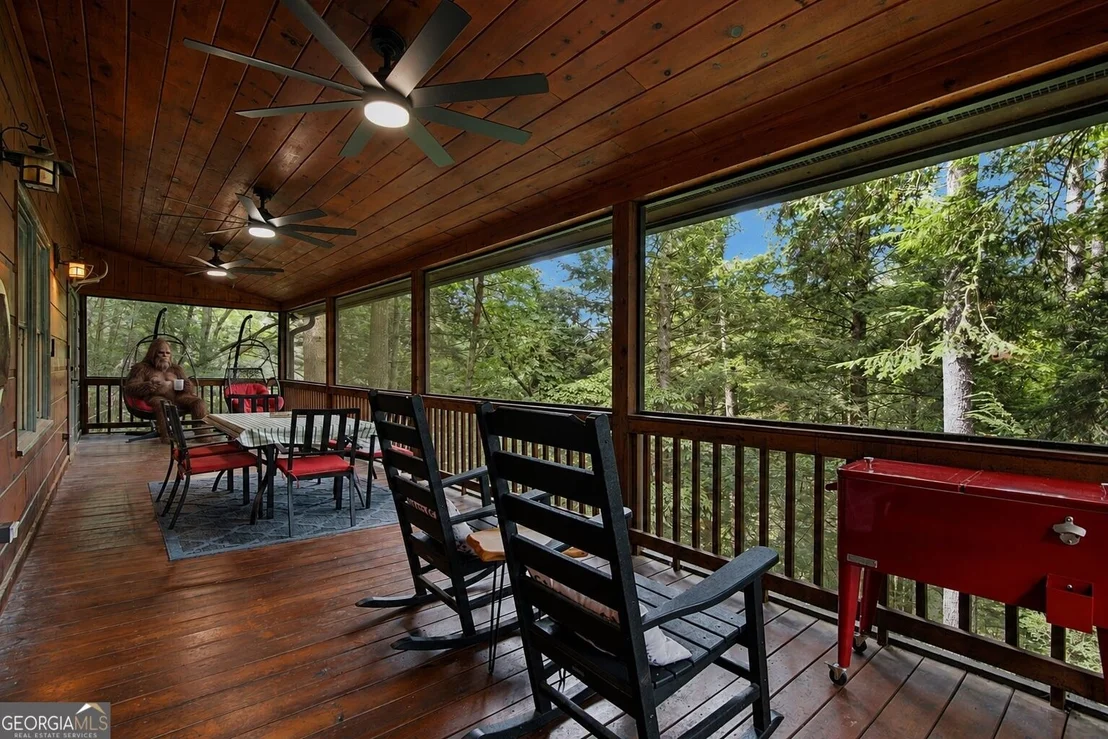 Photo of 464 Whispering Pine Lane
