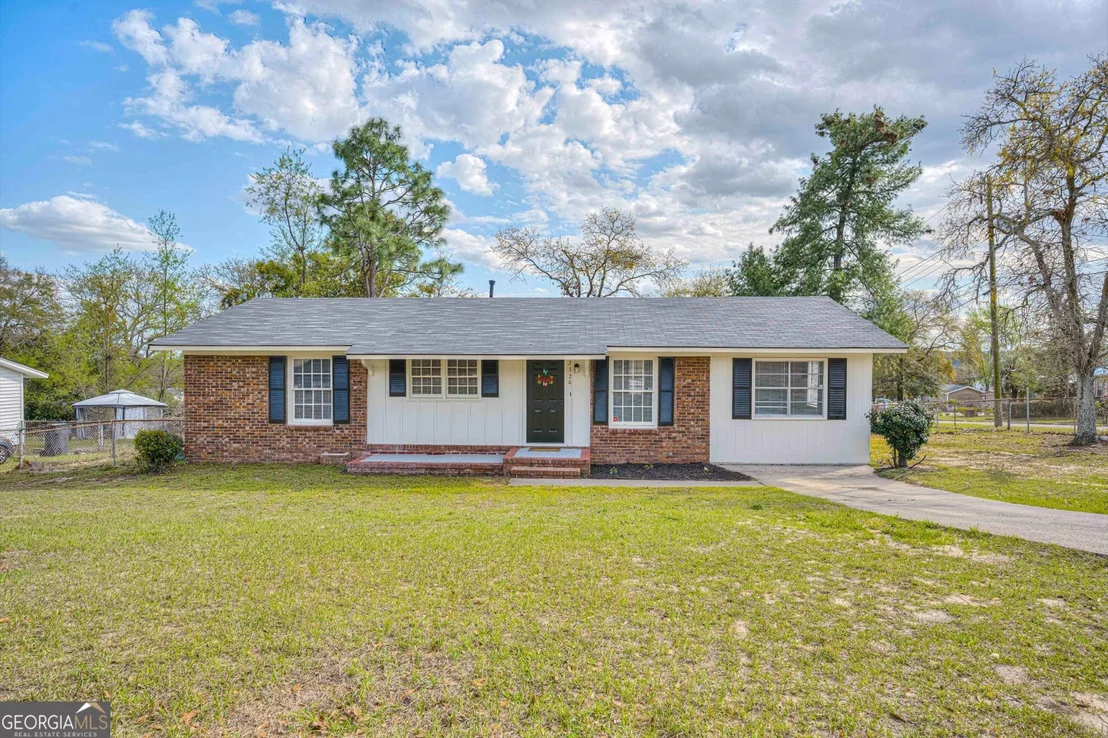 Photo of 2320 Mimosa