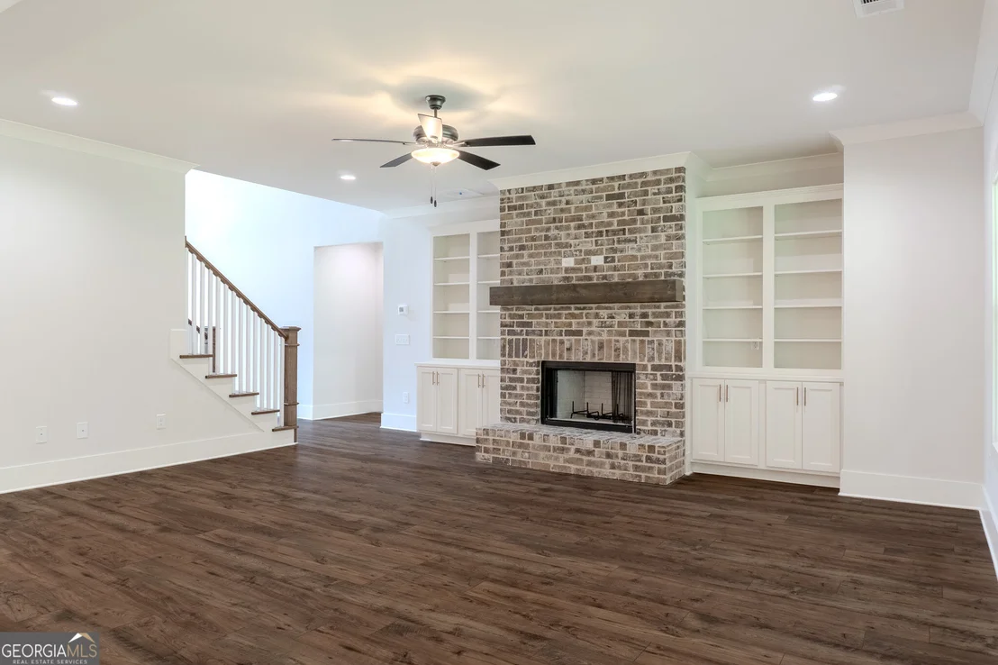 Photo of 1425 Willowbend Place
