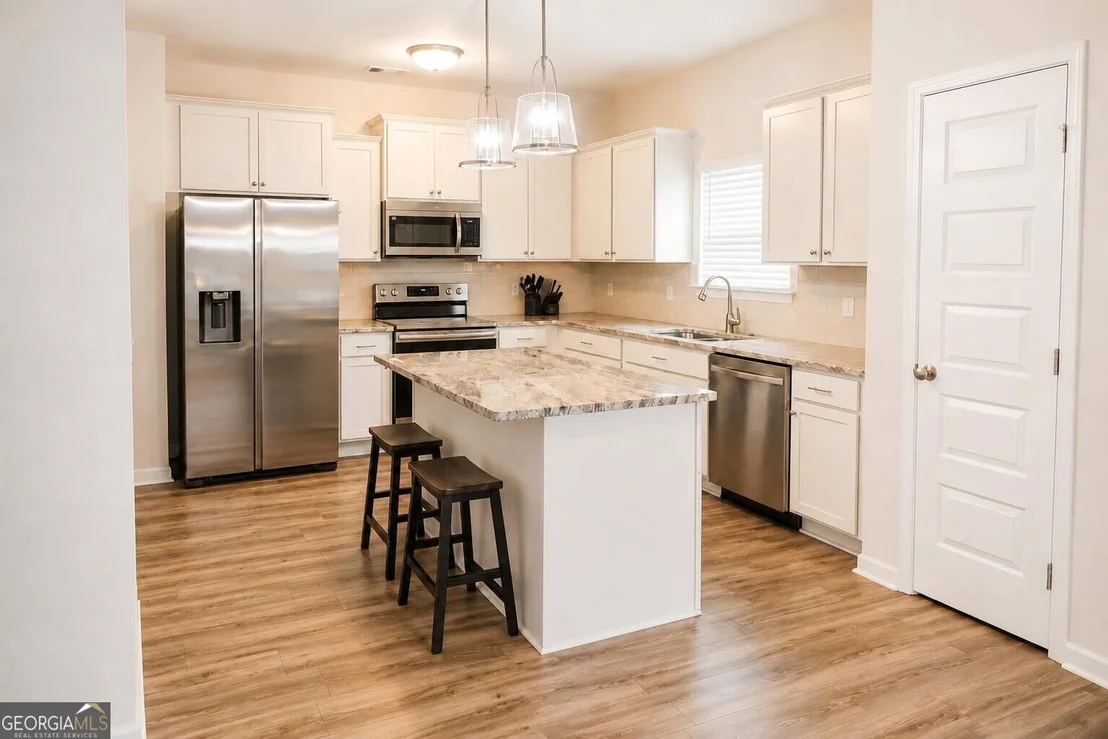 Photo of 1568 Arnold Drive SE