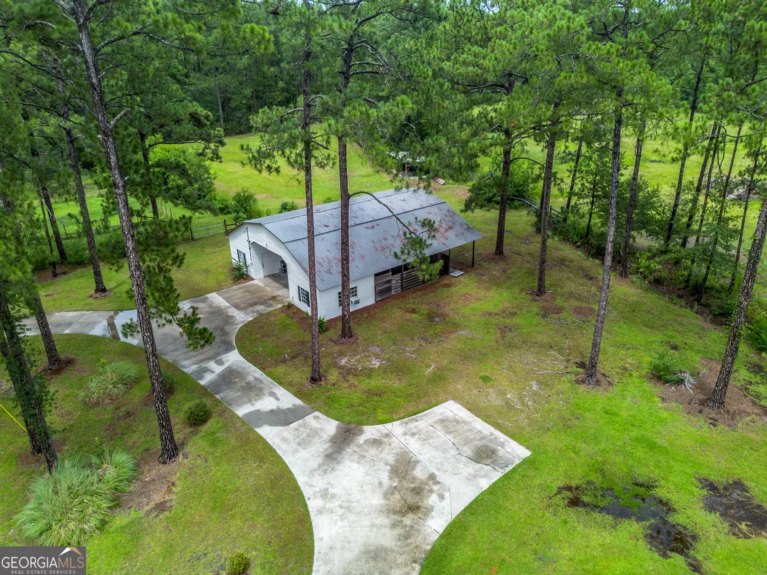 Photo of 5486 Bowen Road