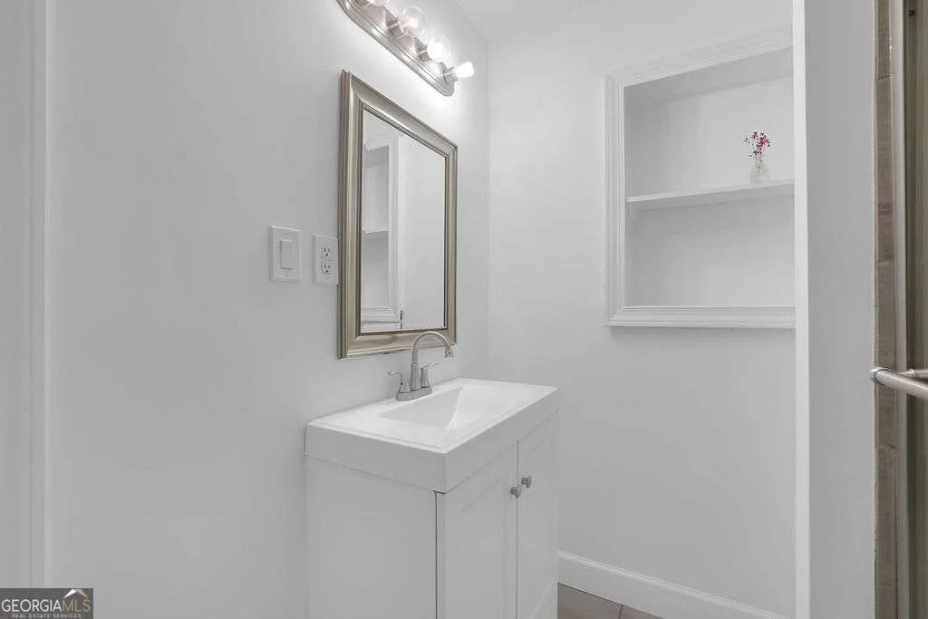 Photo of 571 Benmac Road SE