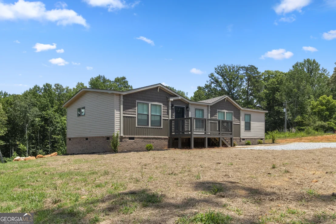 Photo of 654 Robertson Loop Road
