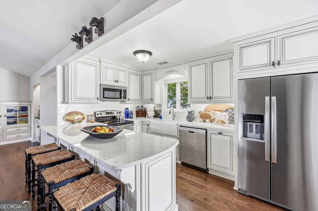 Photo of 3623 N River Road