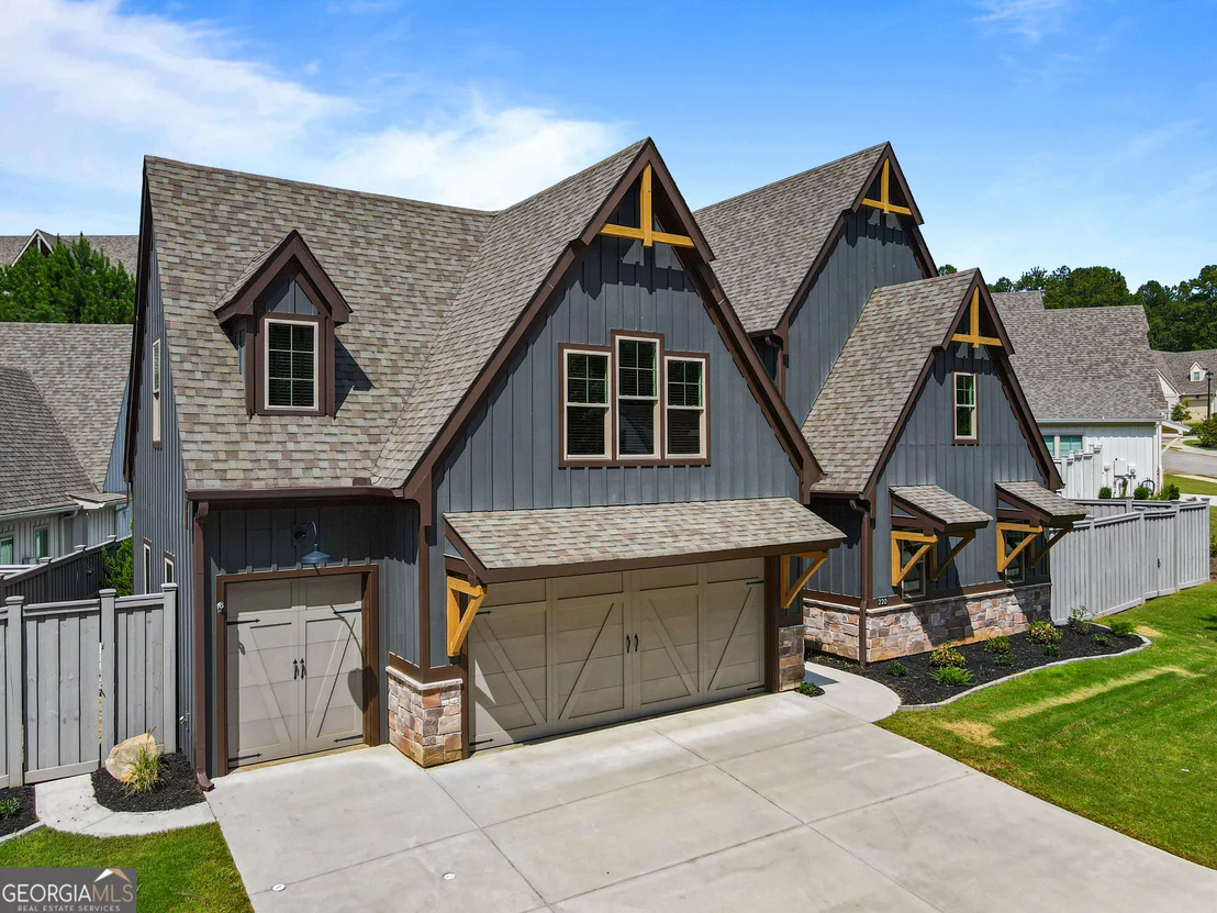 Photo of 220 Arbor Garden Circle