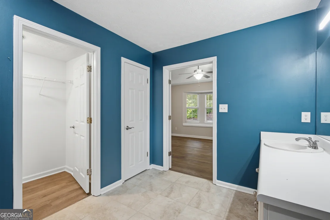 Photo of 5482 Riverside Drive