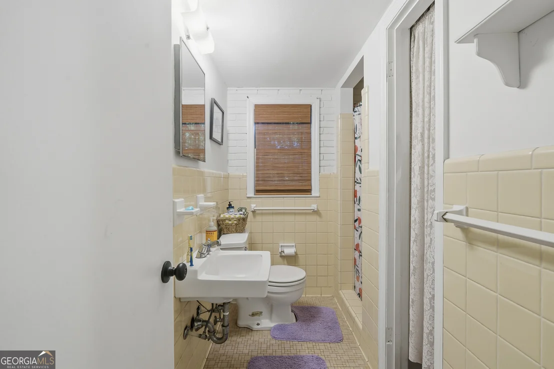 Photo of 1179 Matthews Place