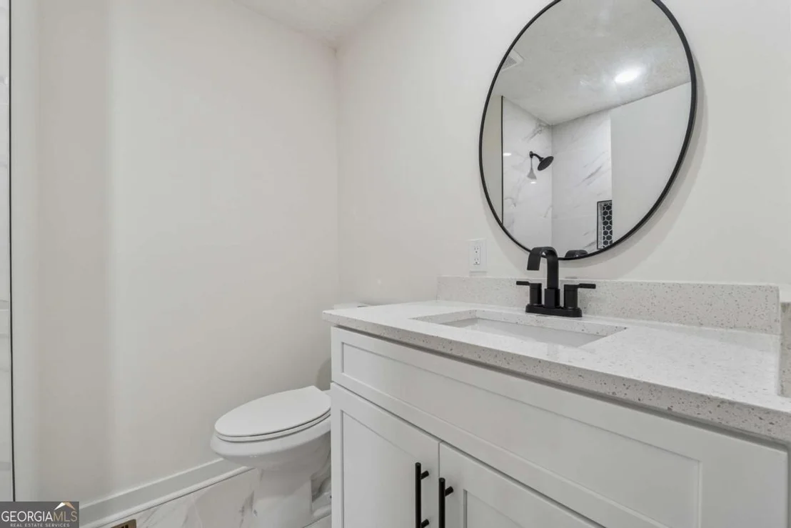 Photo of 676 Bralorne Drive