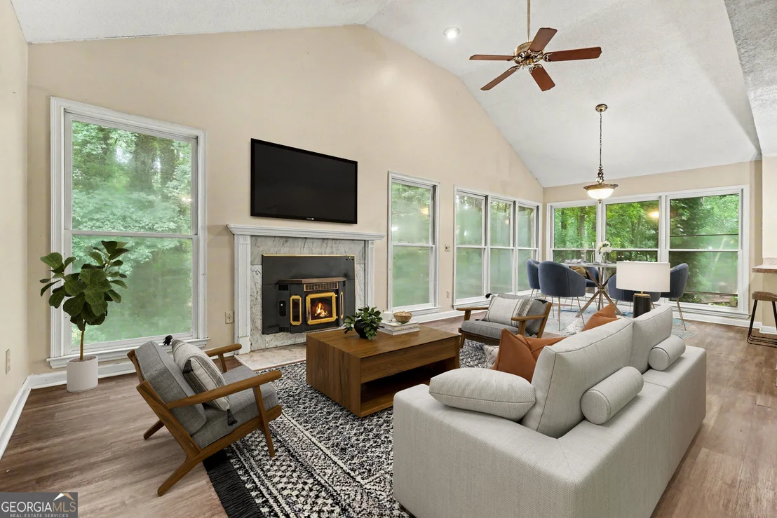 Photo of 6160 Picketts Ridge NW