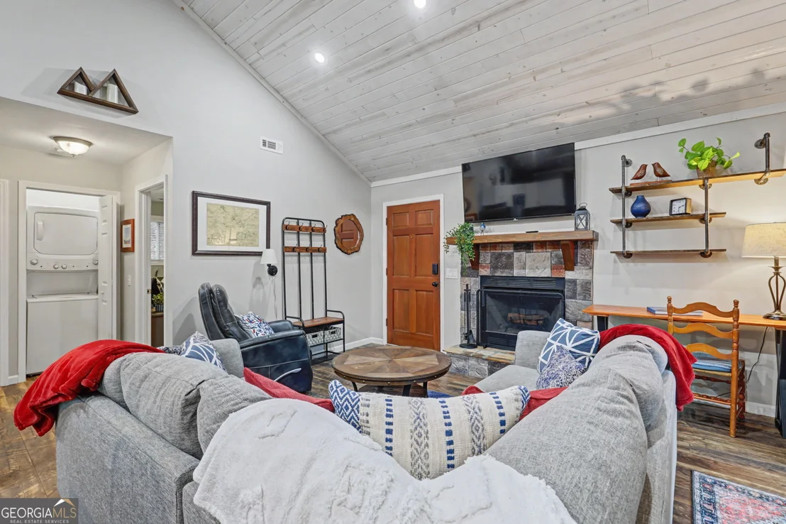 Photo of 84 Creekside Lane