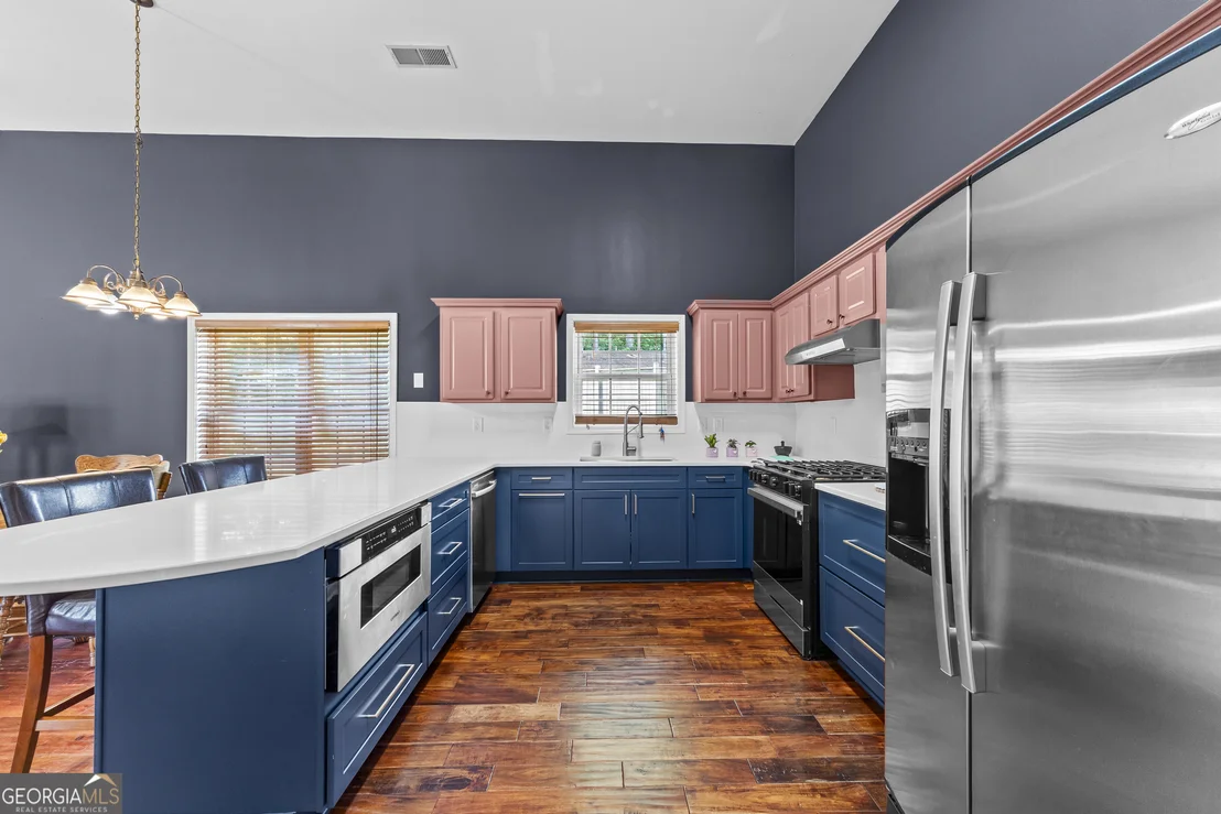 Photo of 935 Waldwick Drive