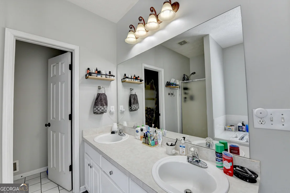 Photo of 1555 Lower River Road