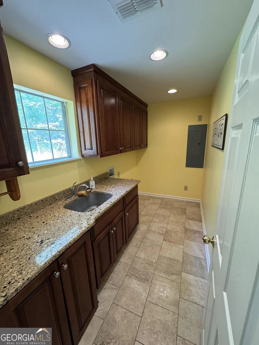 Photo of 355 Summerhill Road