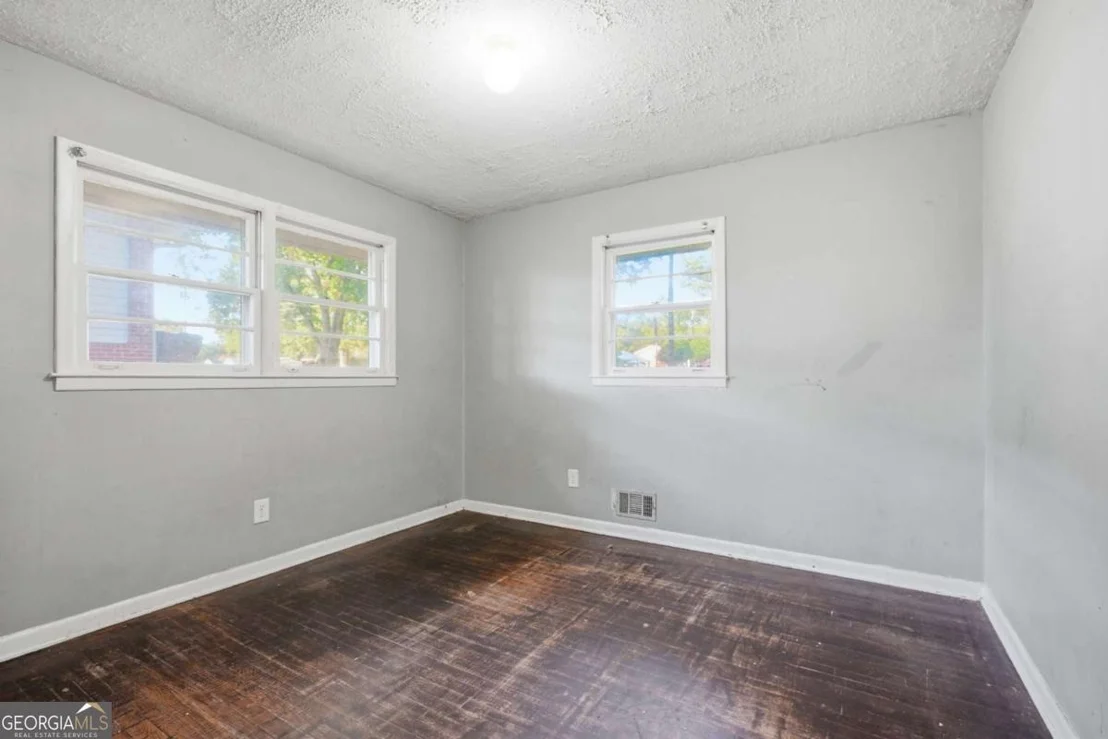 Photo of 5911 Meadowview Road