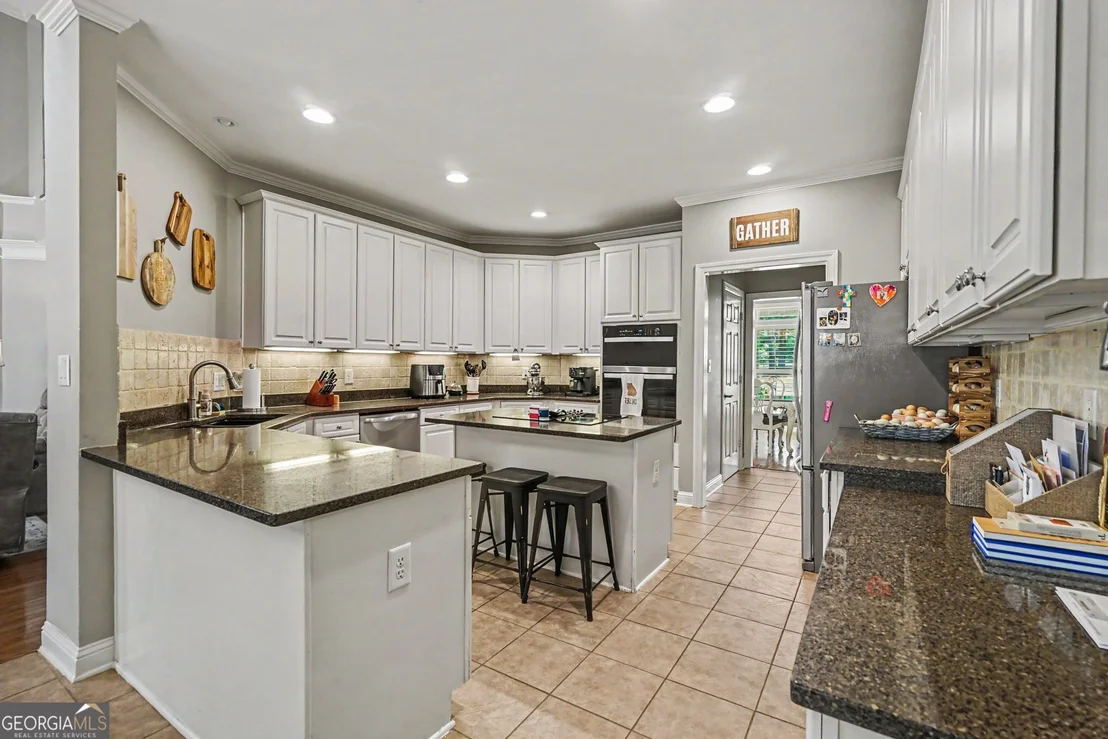 Photo of 385 Primrose Lane