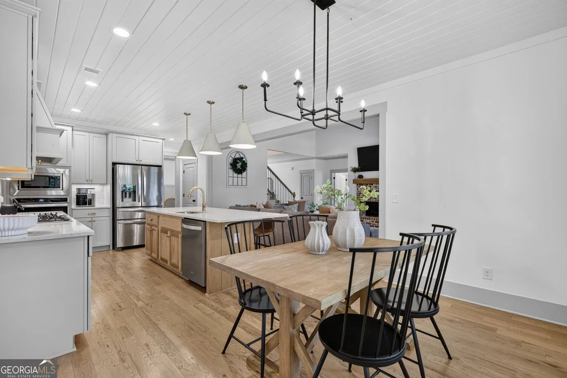 Photo of 417 Fox Valley Drive