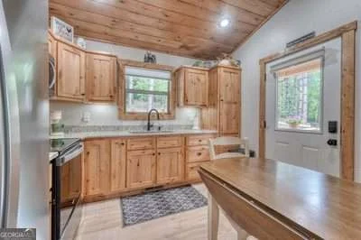 Photo of 124 Lakeside Estates Drive