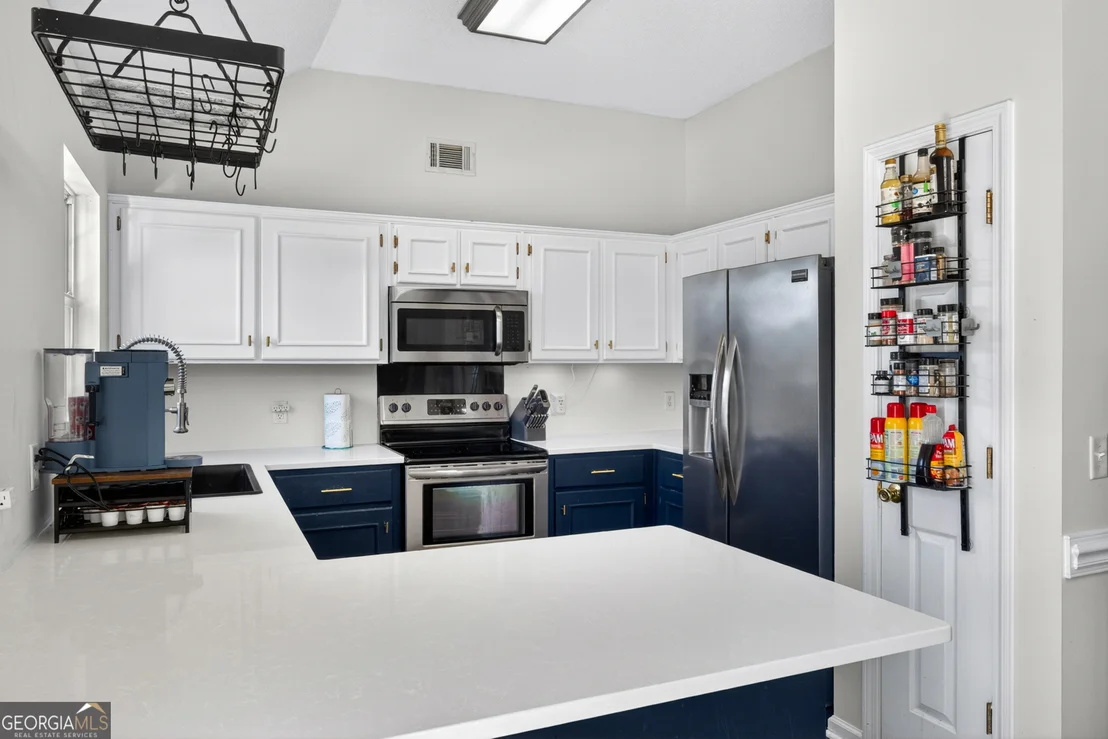 Photo of 104 W Tisbury Lane