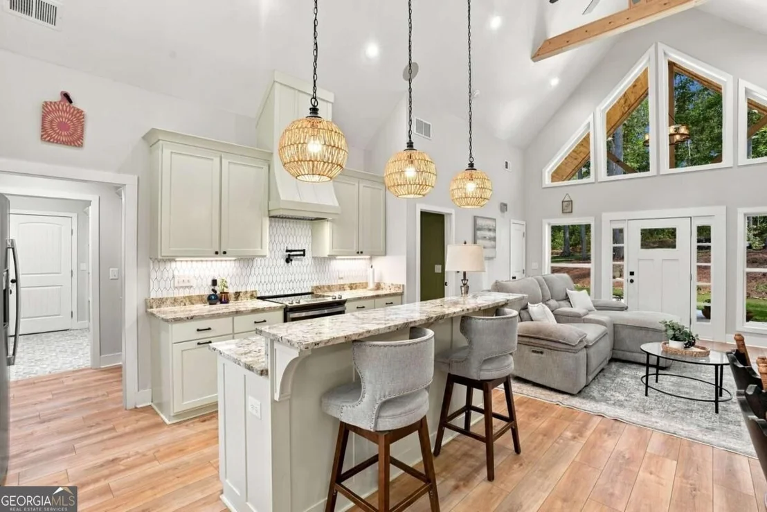 Photo of 1608 Thompson Lane