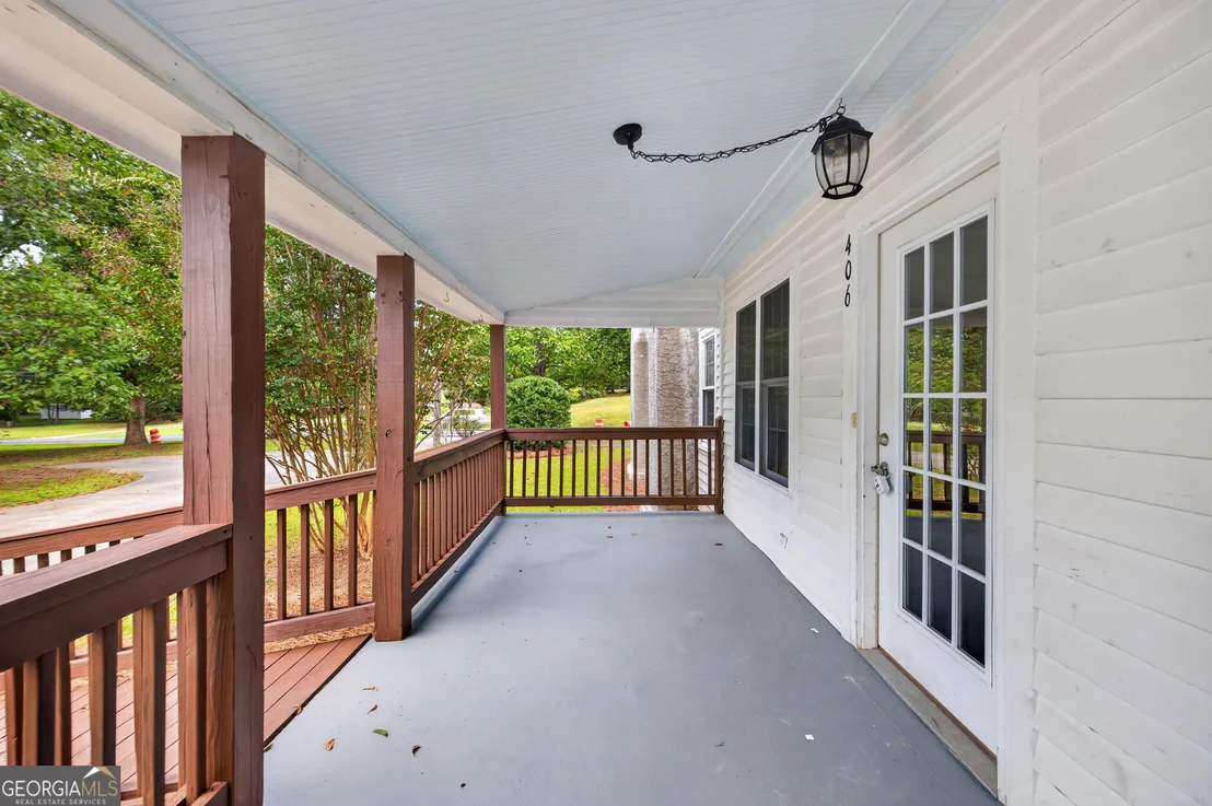 Photo of 406 Vineyard Road