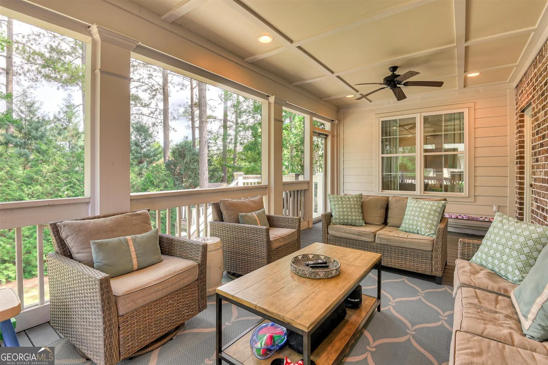 Photo of 1052 Emerald Place