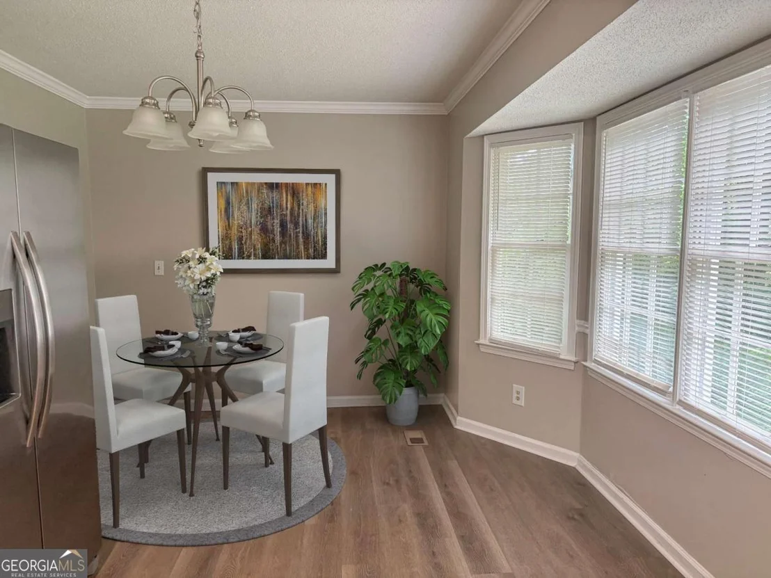 Photo of 385 Nectarine Drive