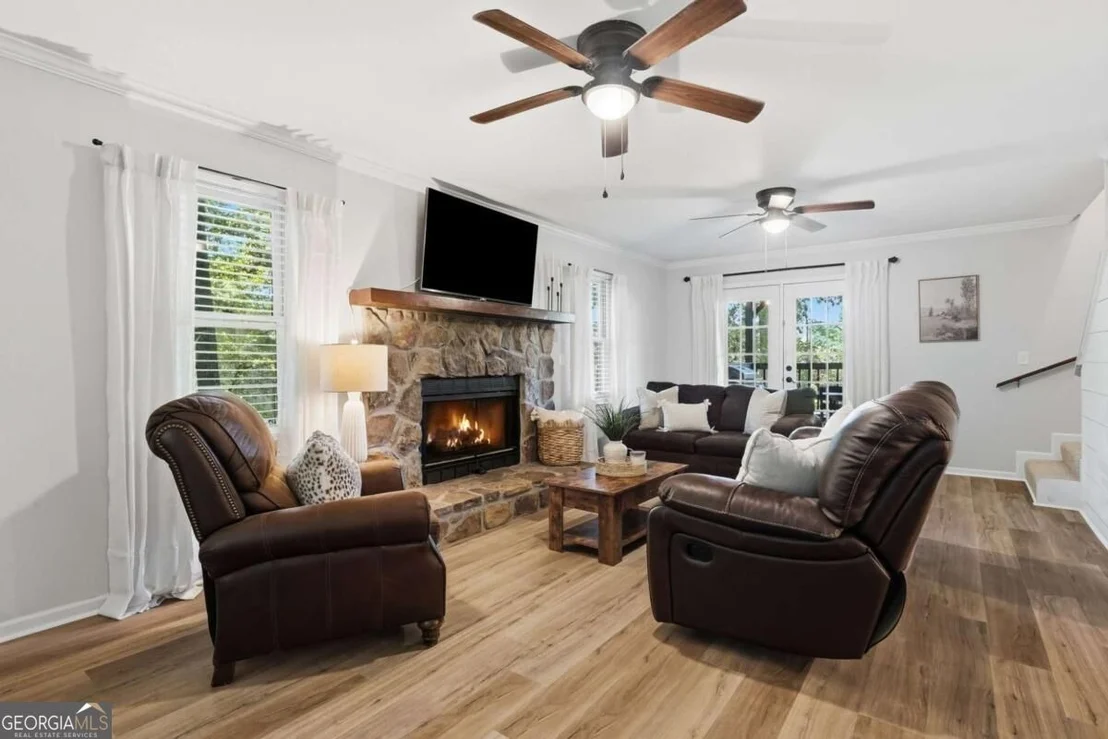 Photo of 858 River Forest Run