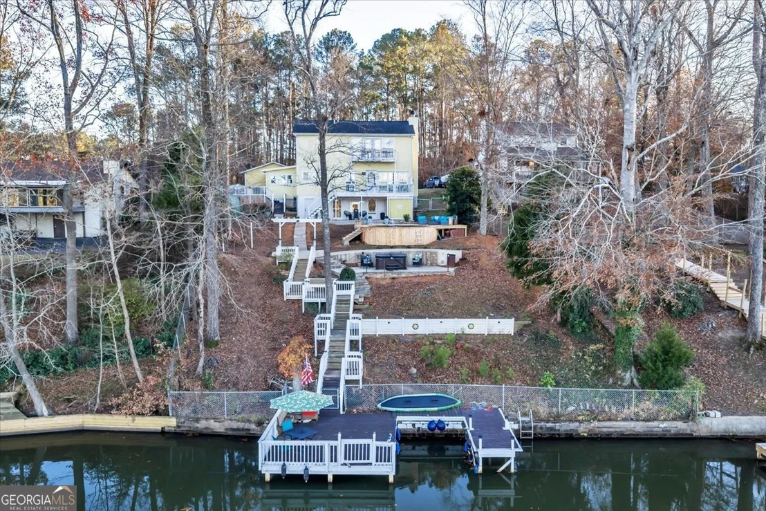 Photo of 330 Greentree Parkway