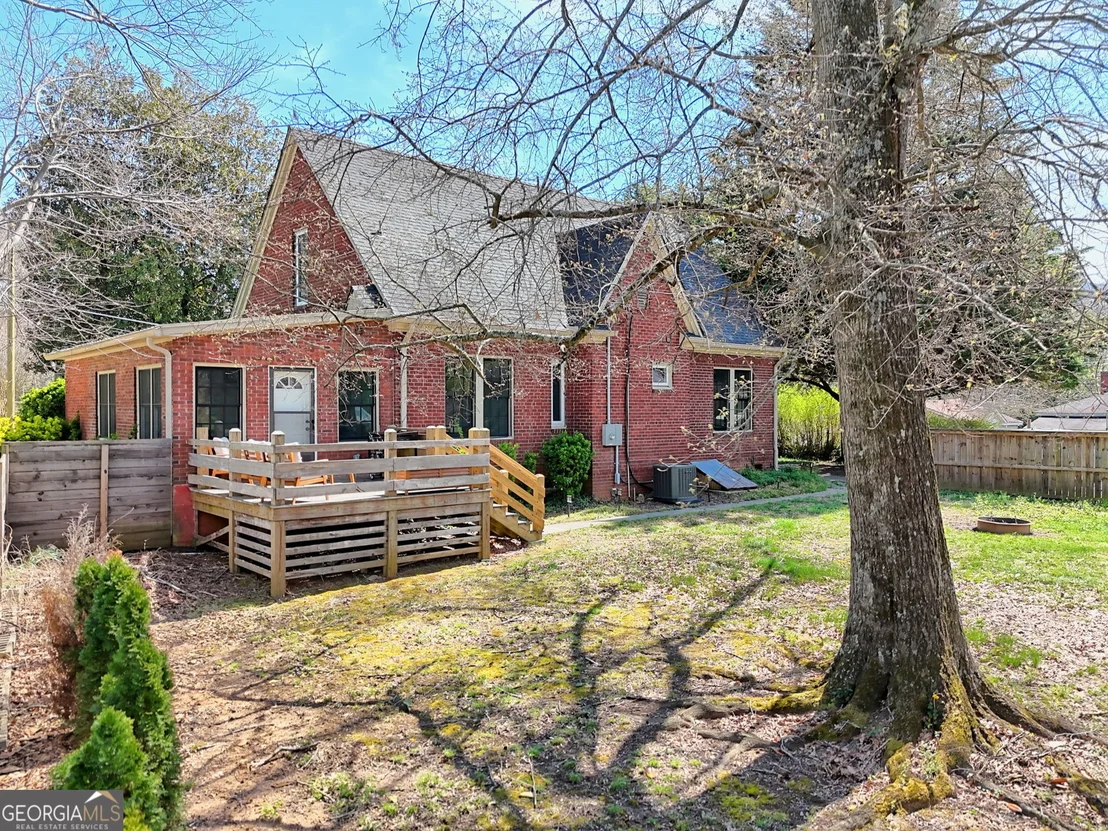 Photo of 33 Maple Street