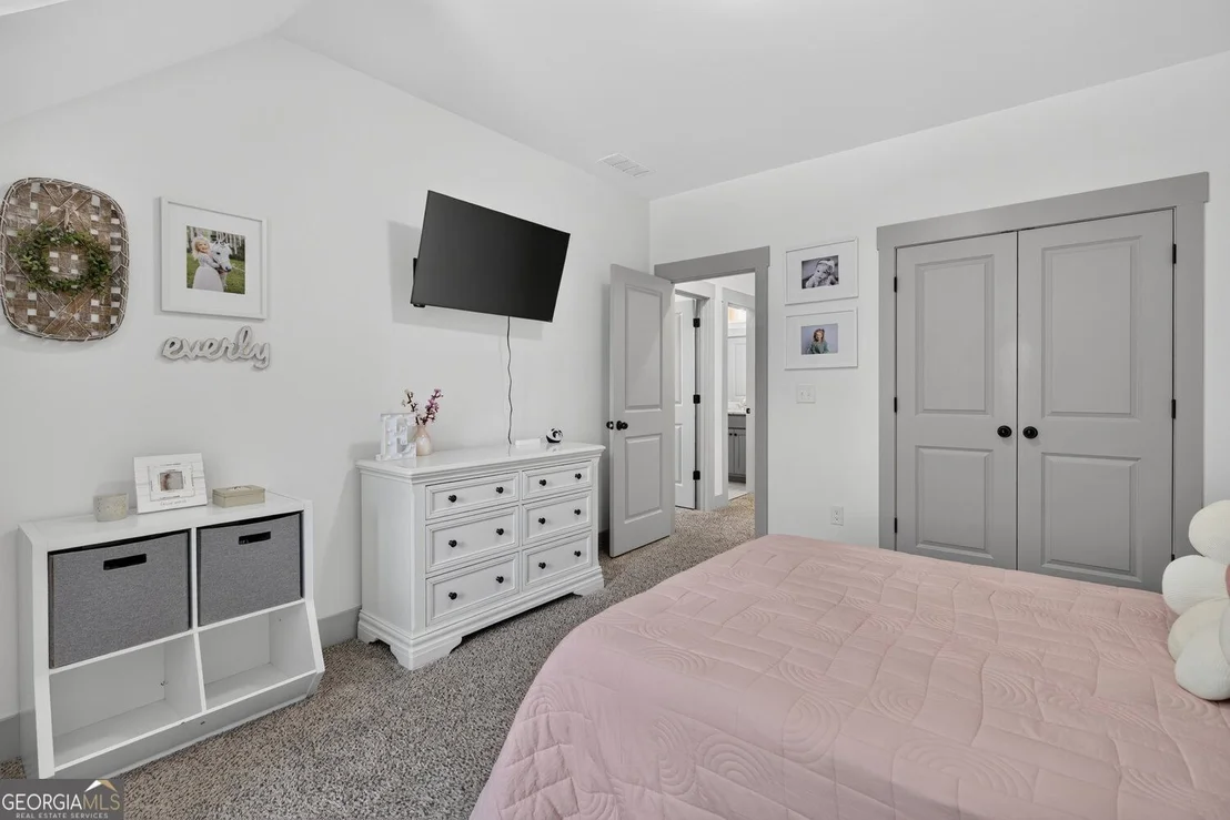 Photo of 417 Fox Valley Drive