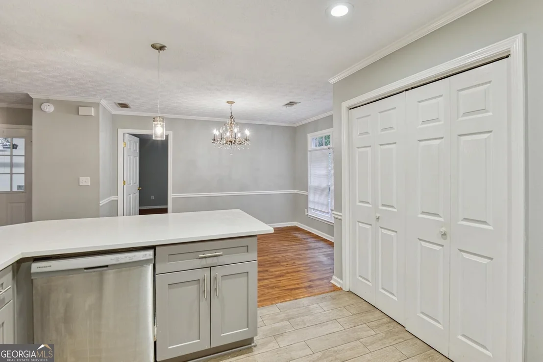 Photo of 2880 Highpoint Road