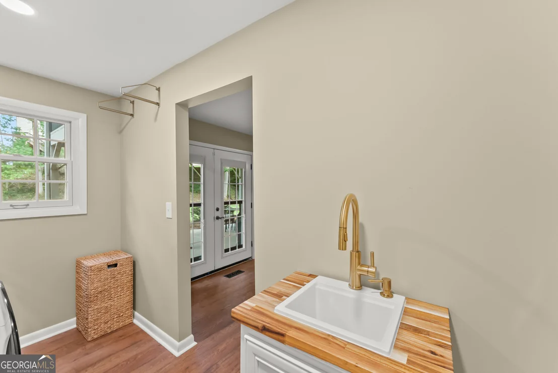 Photo of 290 Cochran Drive