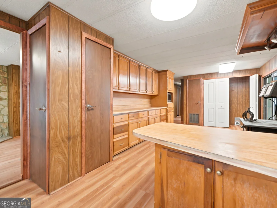 Photo of 370 Thompson Lane