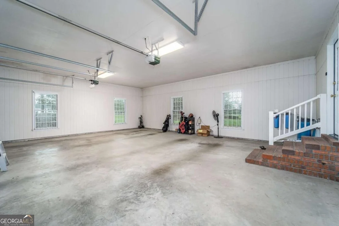Photo of 161 Greentree Drive