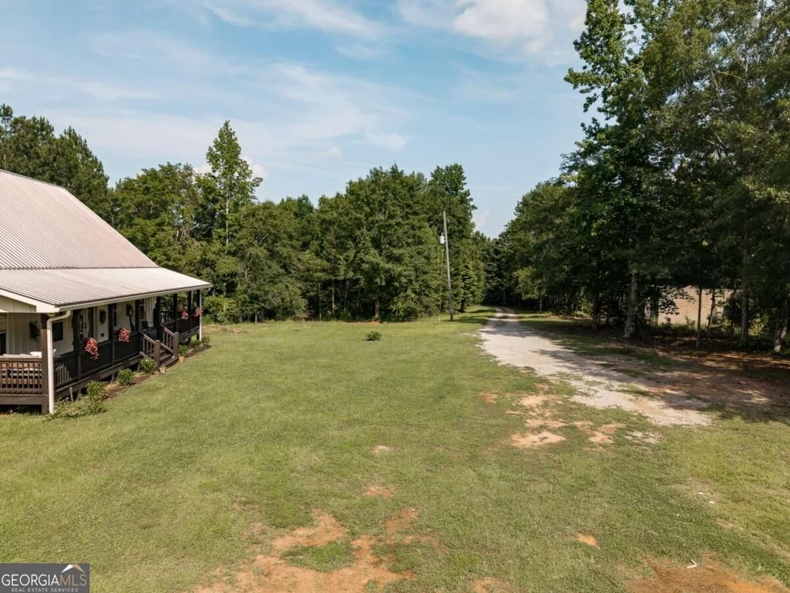 Photo of 930 James Holcomb Road