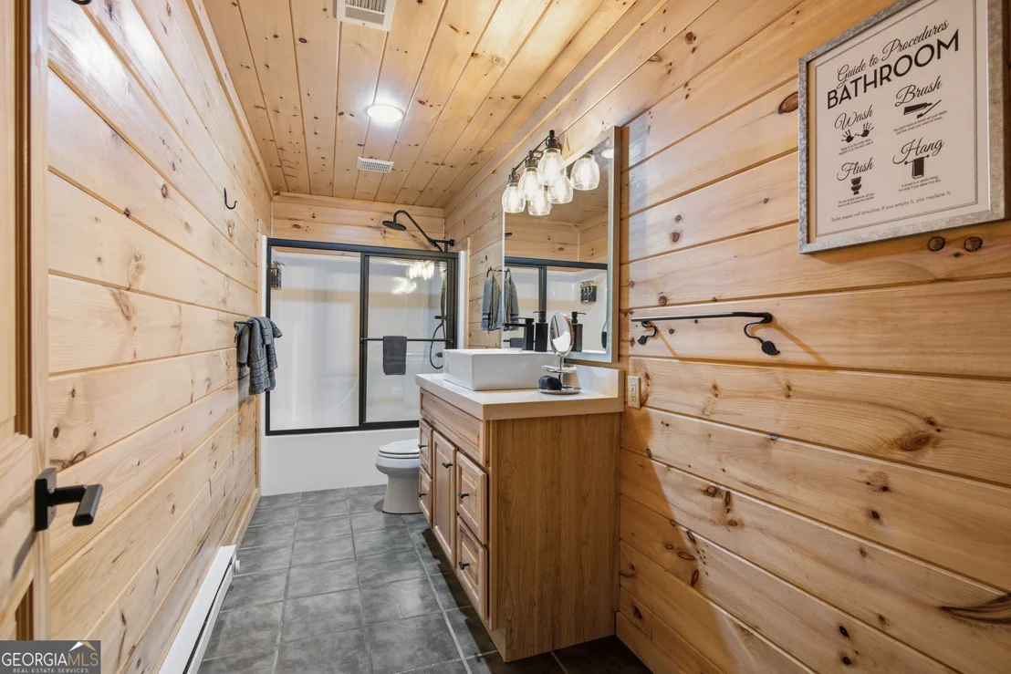 Photo of 464 Whispering Pine Lane