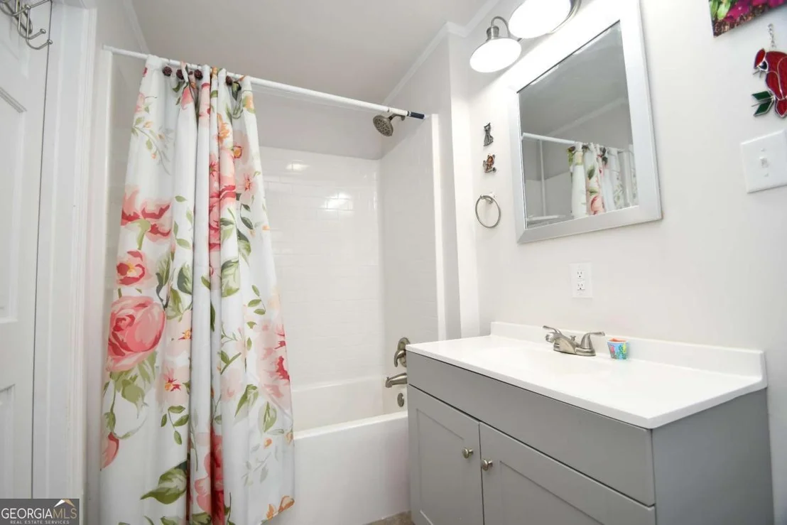 Photo of 280 Valleybrook Drive