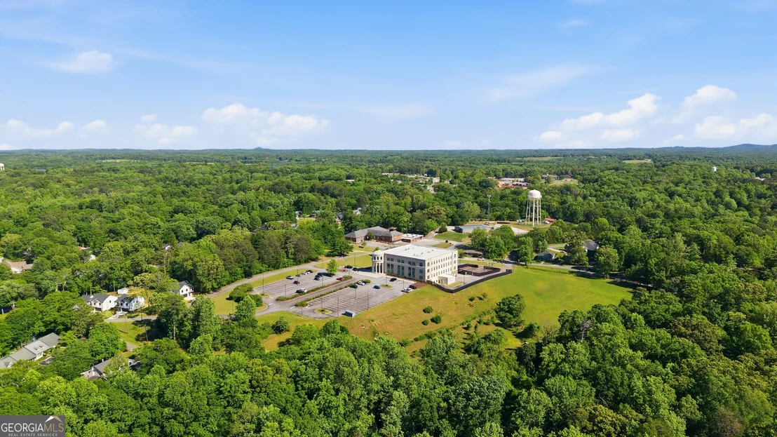 Photo of 325 Springwood Drive