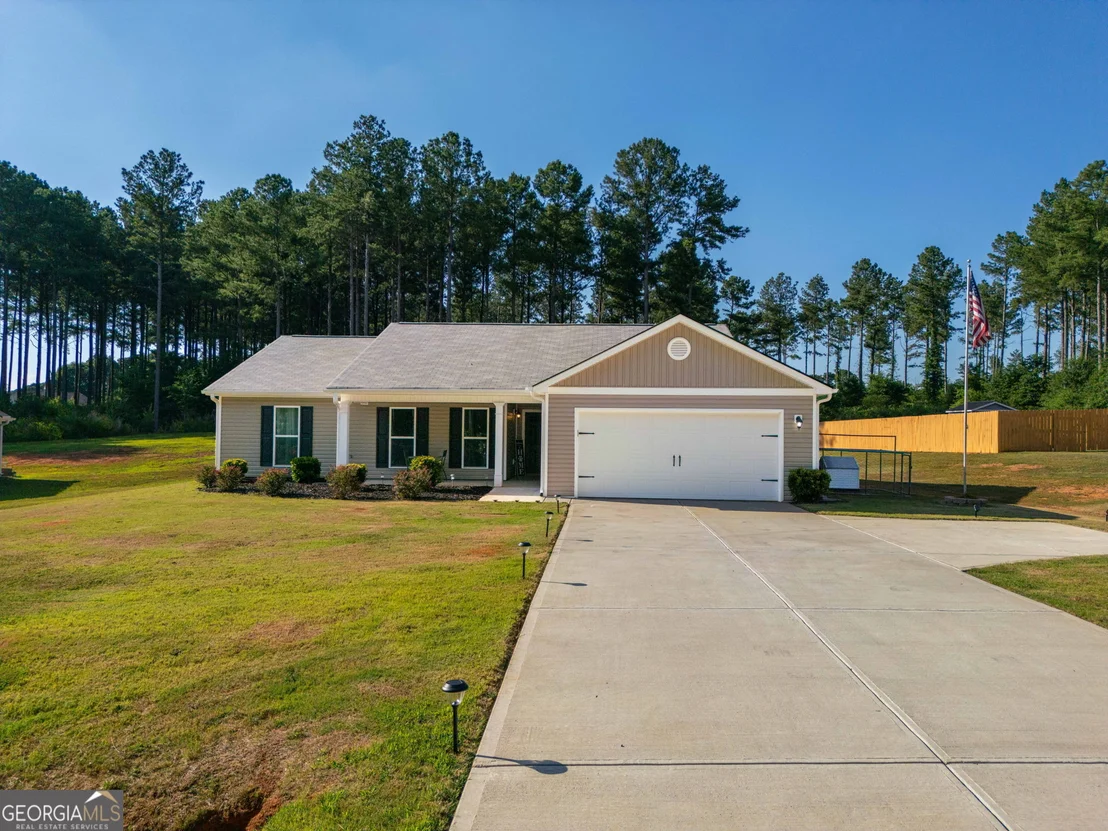 Photo of 648 Walnut Drive