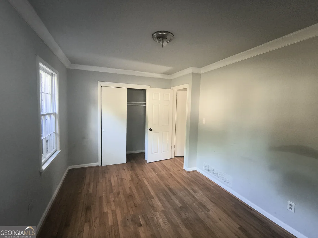 Photo of 363 River Road