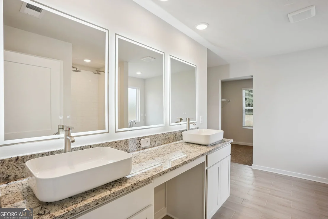 Photo of 470 ORWELL Drive