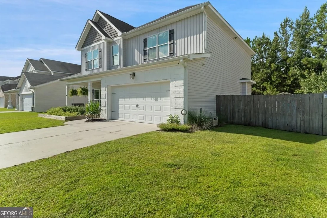 Photo of 107 Green Paddock Circle