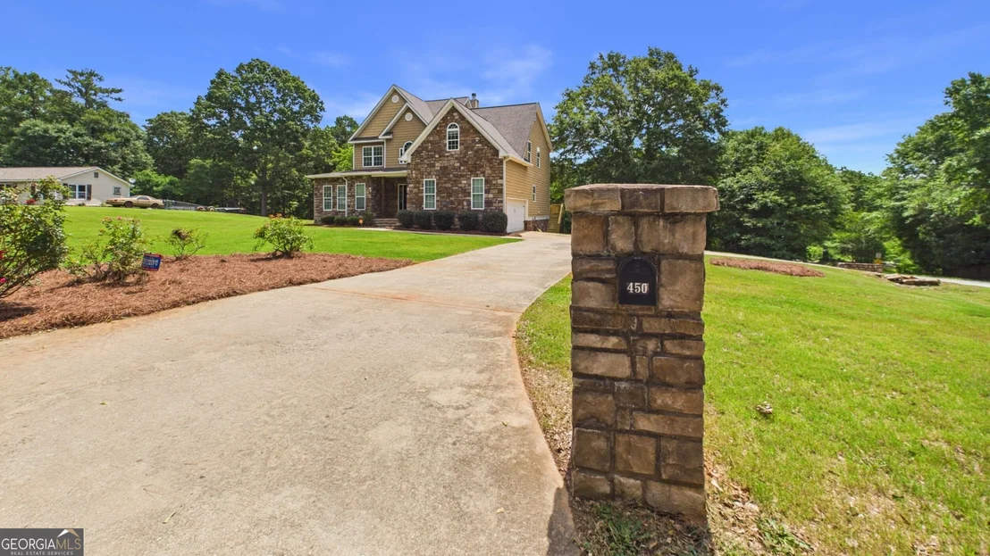 Photo of 450 E End Road