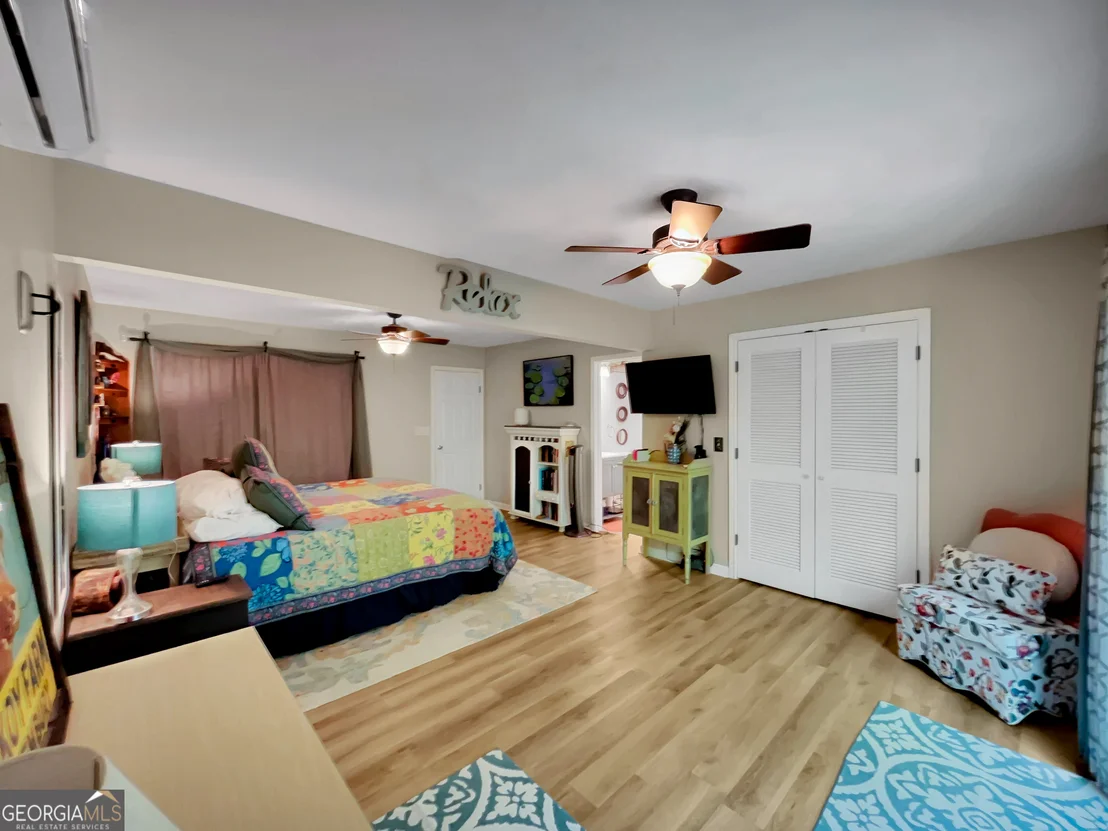 Photo of 298 Hudson River Drive