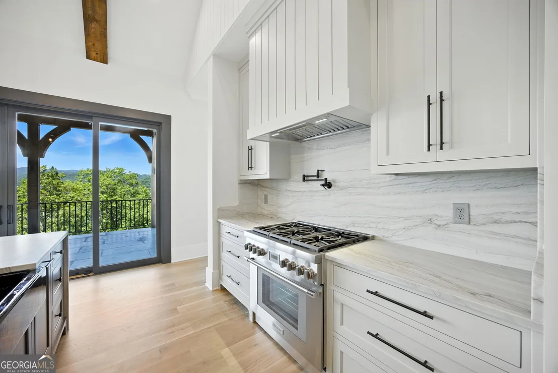 Photo of 608 Winterberry Drive