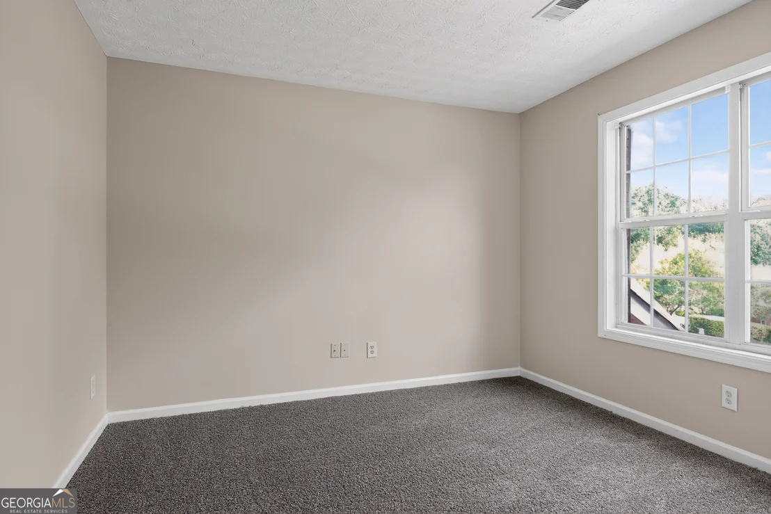 Photo of 2122 Silva Way