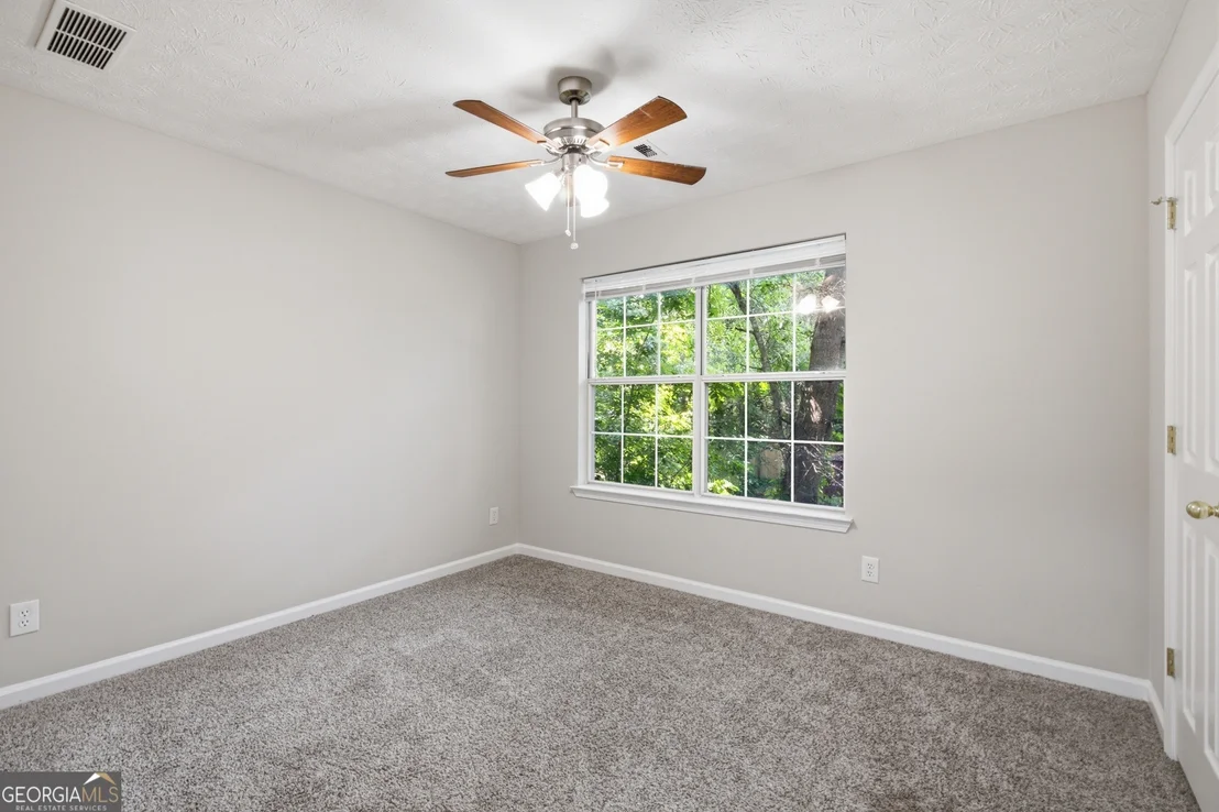 Photo of 5482 Riverside Drive